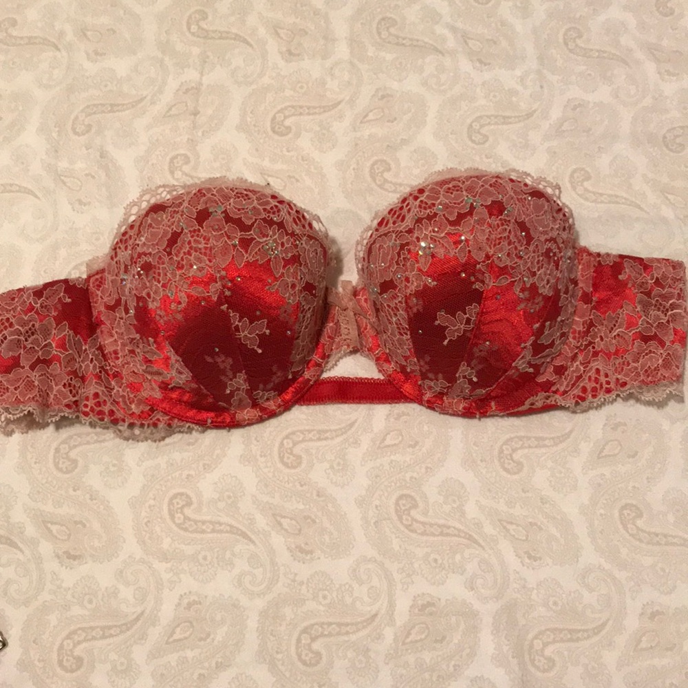 VS holiday bra